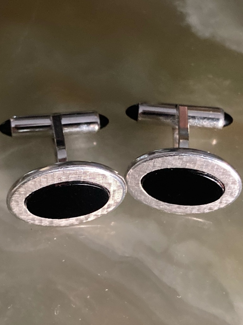 Vintage Krementz Silver Tone Black Oval Cufflinks – Mid Century Formal / Tuxedo